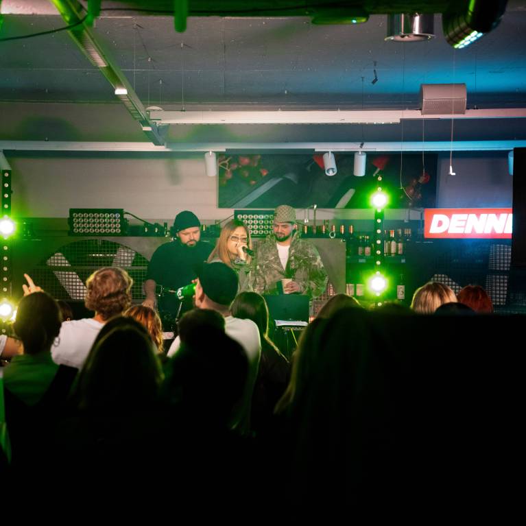 Denner x Heineken – wenn der Supermarkt zur Bühne wird