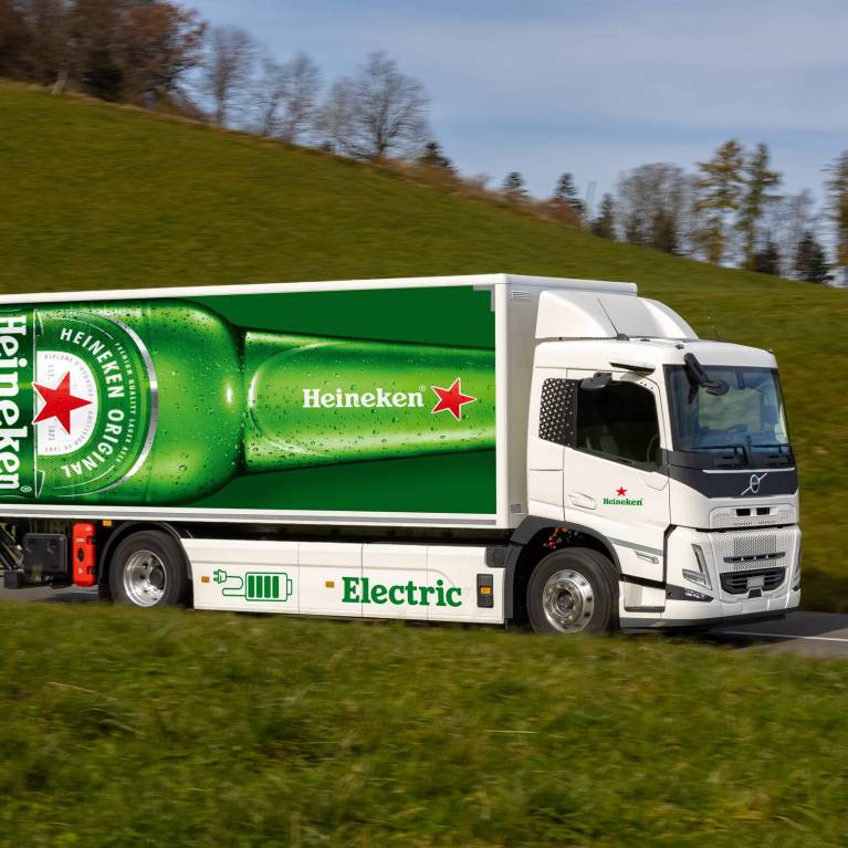 HEINEKEN Schweiz setzt auf nachhaltige Logistik – erste Elektro-Lastwagen im Praxiseinsatz