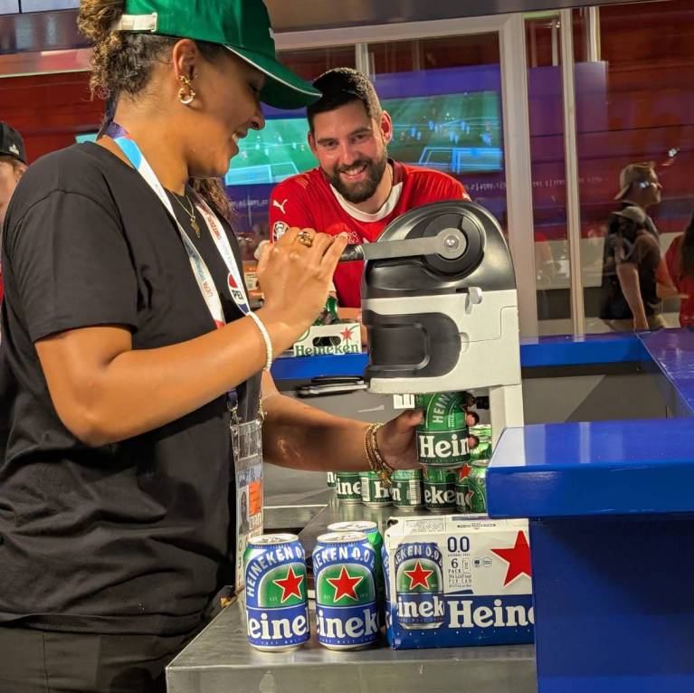 Apriscatole "Top-Off" contro i rifiuti di plastica