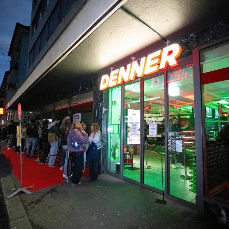 Denner x Heineken – wenn der Supermarkt zur Bühne wird