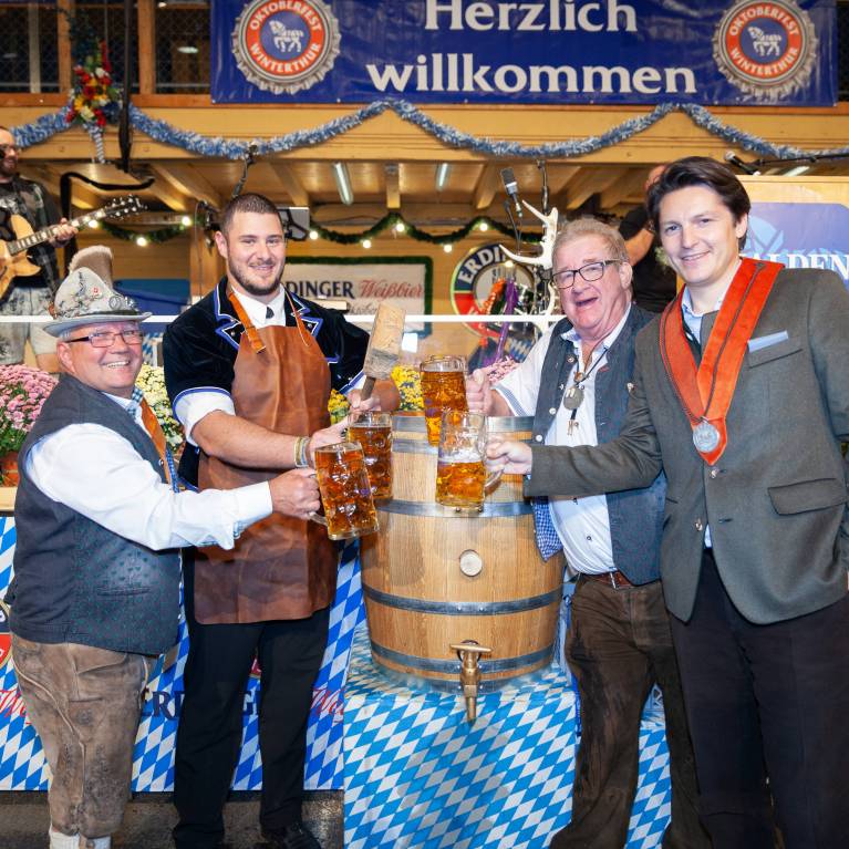 Ein «böser» Fassanstecher und ein Pionier als neuer Bierordensträger: Das Oktoberfest Winterthur ist eröffnet